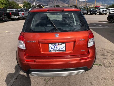 Used 2011 Suzuki SX4 Premium image 5