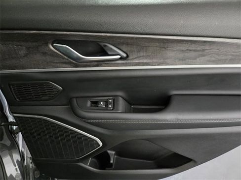 Used 2022 Jeep Grand Cherokee L Limited image 21