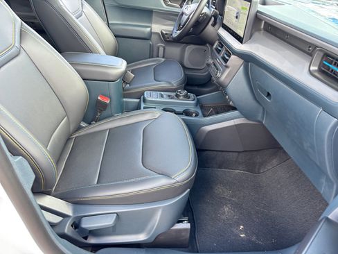New 2025 Ford Maverick Lobo image 19