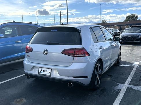 Used 2019 Volkswagen Golf 4-Door image 6