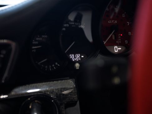 Used 2015 Porsche 911 Cabriolet image 22
