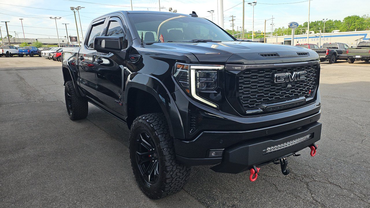 Used 2025 GMC Sierra 1500 AT4 w/ AT4 Premium Package AWD/4WD image 7