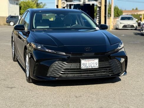 Certified 2025 Toyota Camry LE image 3