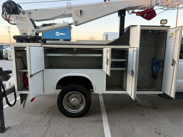 Used 2013 Ford F550 4x4 SuperCab Super Duty w/ Payload Upgrade Pkg image 14