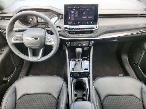 Used 2026 Jeep Compass Latitude AWD/4WD image 29