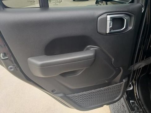 Used 2024 Jeep Wrangler Unlimited Sport AWD/4WD image 14