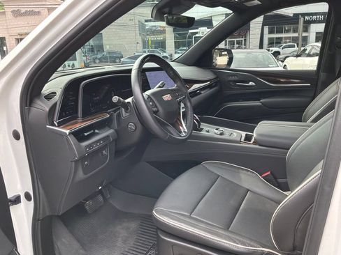 Used 2023 Cadillac Escalade ESV Premium Luxury w/ LPO, Floor Liner Package AWD/4WD image 15
