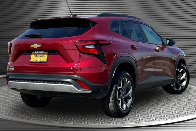 Used 2025 Chevrolet Trax LT w/ LT Convenience Package FWD image 6