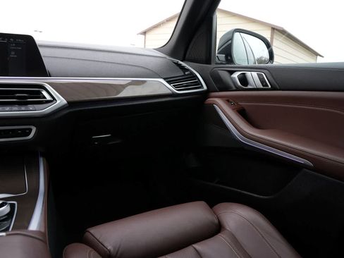 Used 2022 BMW X5 xDrive40i w/ Premium Package image 8