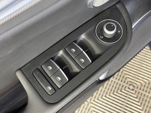 Used 2021 Alfa Romeo Giulia Ti Sport image 25