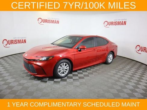 Used 2025 Toyota Camry LE FWD image 4
