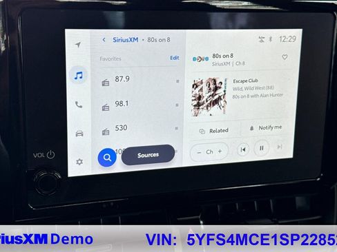 Used 2025 Toyota Corolla SE w/ Convenience Package image 27