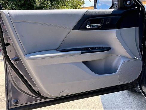 Used 2015 Honda Accord EX-L image 21
