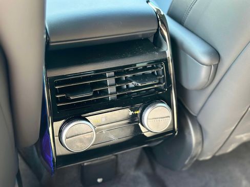 New 2025 Land Rover Range Rover Sport SE image 10