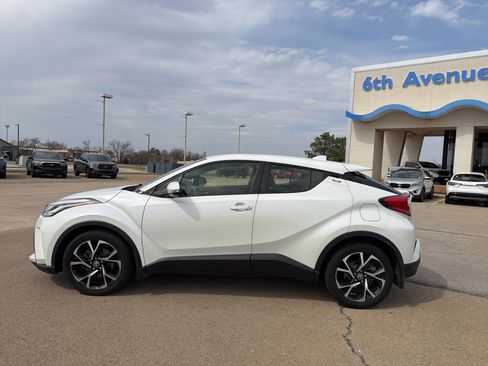 Used 2020 Toyota C-HR XLE image 8