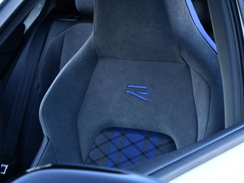 Used 2025 Volkswagen Golf w/ Euro Style Package image 22