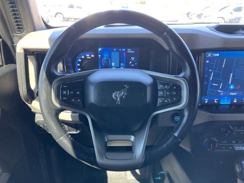 Used 2022 Ford Bronco Wildtrak image 16