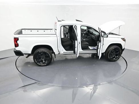 Used 2024 Chevrolet Colorado W/T RWD image 24