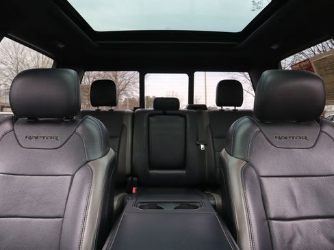 Used 2018 Ford F150 Raptor w/ Equipment Group 802A Luxury image 9