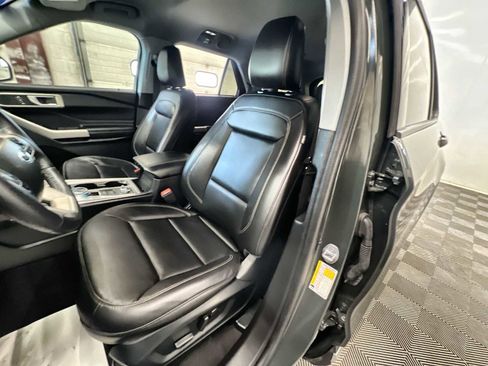 Used 2023 Ford Explorer XLT w/ Equipment Group 202A image 13