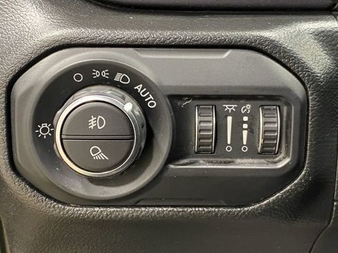 Used 2022 Jeep Gladiator Mojave w/ Cold Weather Group AWD/4WD image 42