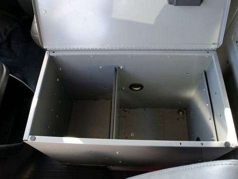 Used 2017 Chevrolet Express 3500 Extended image 36