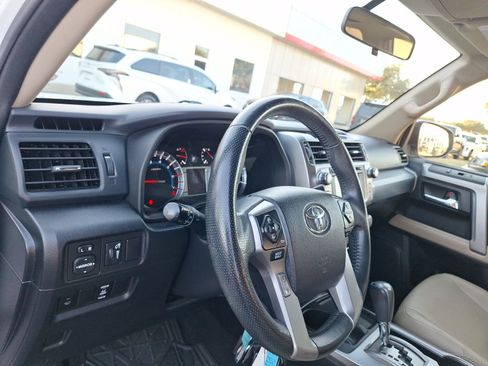 Used 2014 Toyota 4Runner SR5 image 14