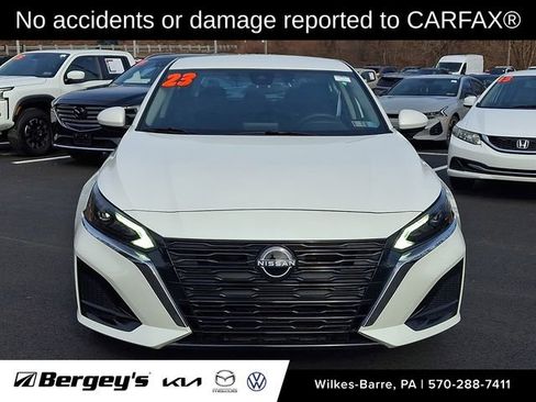 Used 2023 Nissan Altima 2.5 SV image 2