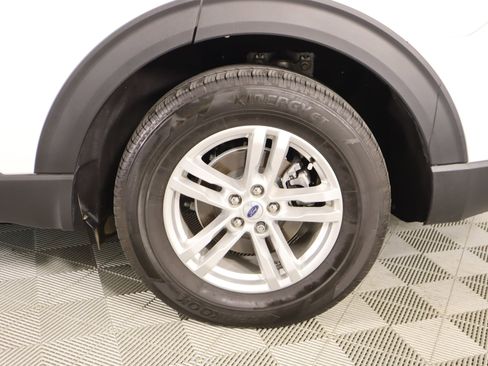 Used 2023 Ford Explorer XLT w/ Equipment Group 202A image 19