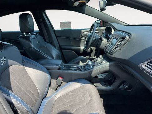 Used 2016 Chrysler 200 S w/ Comfort Group FWD image 15