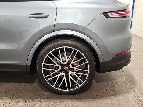 New 2026 Porsche Cayenne Coupe image 34
