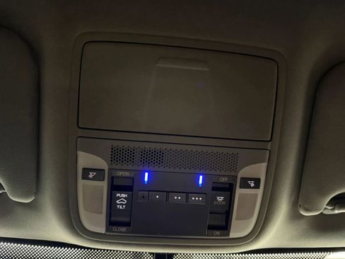 Used 2015 Acura TLX image 34