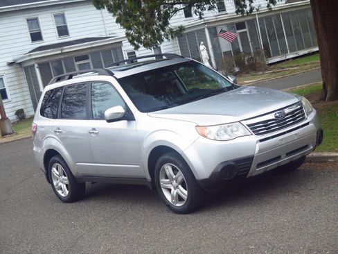 Used 2010 Subaru Forester 2.5X Premium image 29