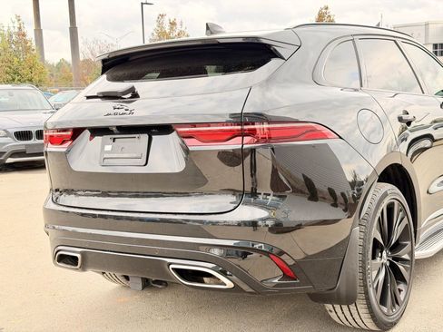 Used 2024 Jaguar F-PACE R-Dynamic S image 32