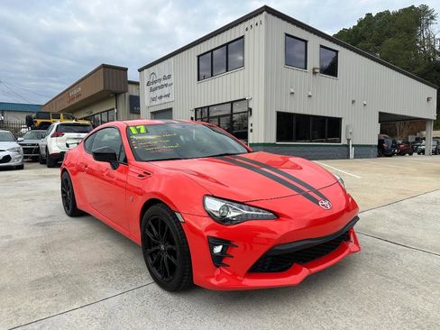 Used 2017 Toyota 86 image 1