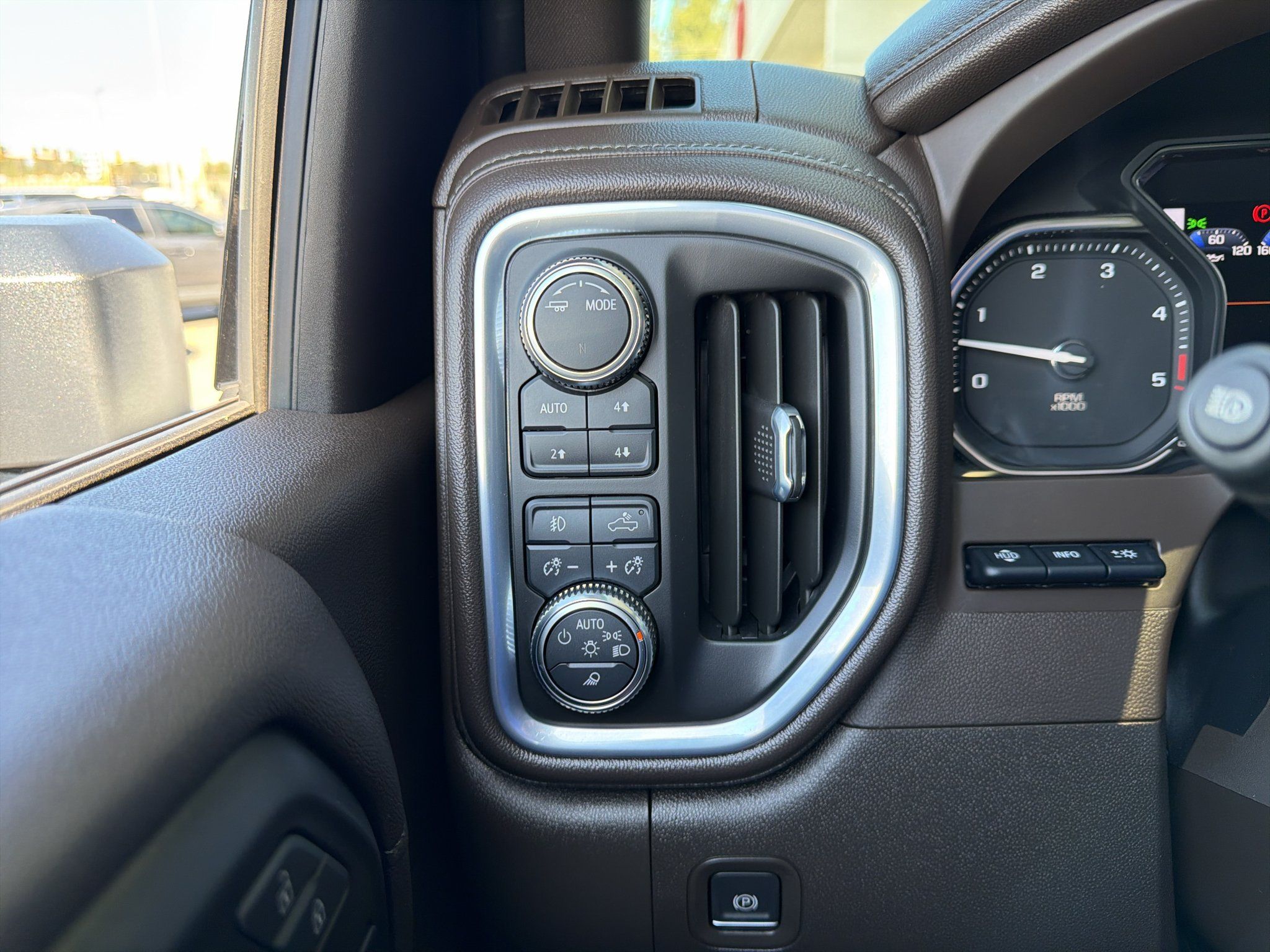 Used 2022 GMC Sierra 2500 Denali w/ Denali Ultimate Package AWD/4WD image 26