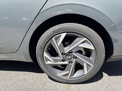 Certified 2025 Hyundai Elantra Sport FWD image 19