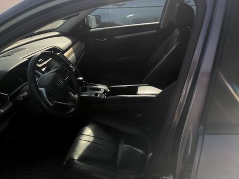 Used 2016 Honda Civic Touring image 7
