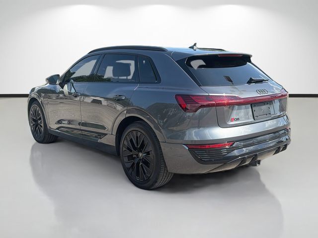 Used 2024 Audi Q8 e-tron Prestige w/ Prestige Package AWD/4WD image 5
