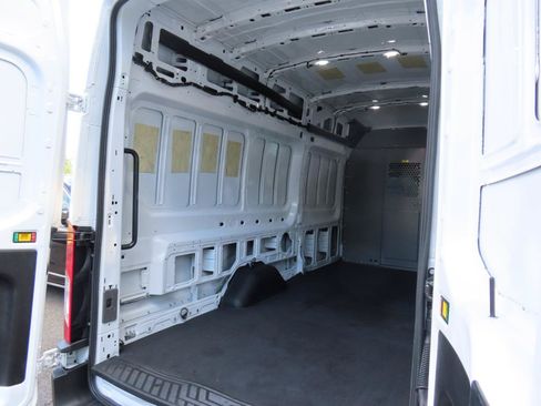 Used 2020 Ford Transit 250 148 High Roof Extended RWD image 17