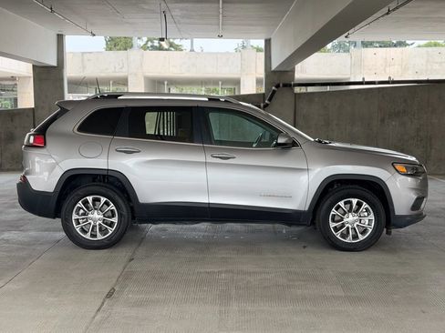 Used 2019 Jeep Cherokee Latitude Plus w/ Comfort/Convenience Group AWD/4WD image 4