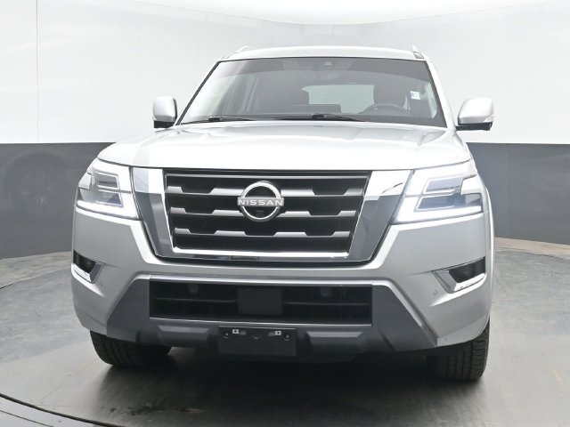 Used 2024 Nissan Armada SL w/ Captain's Chairs Package AWD/4WD image 3