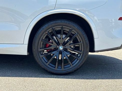 Used 2024 BMW X5 xDrive40i w/ M Sport Package AWD/4WD image 14