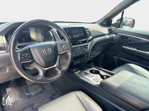 Certified 2025 Honda Passport EX-L image 15