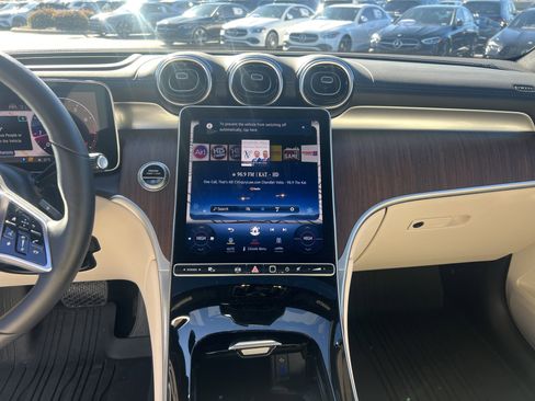 Certified 2024 Mercedes-Benz GLC 300 4MATIC image 31