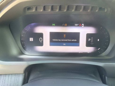 Used 2025 Volvo XC90 B6 Ultra w/ Lounge Package AWD/4WD image 33