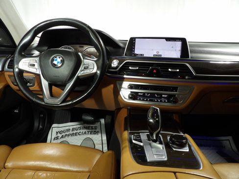 Used 2016 BMW 750i xDrive image 21