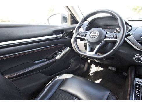 Used 2023 Nissan Altima 2.5 SR image 11