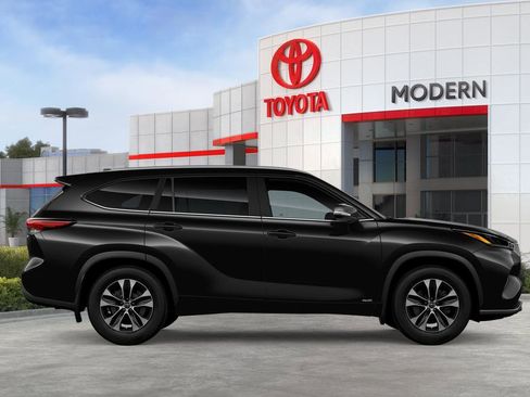 New 2026 Toyota Highlander XLE image 33