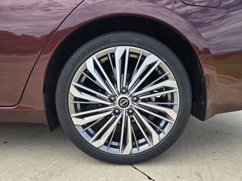Used 2023 Nissan Altima 2.5 SL FWD image 9